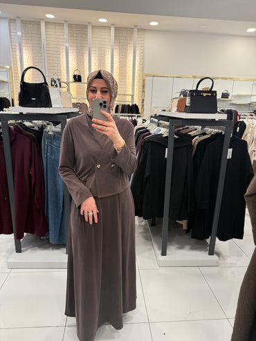 طقم فستان جاكيت بتفاصيل ربطة عنق