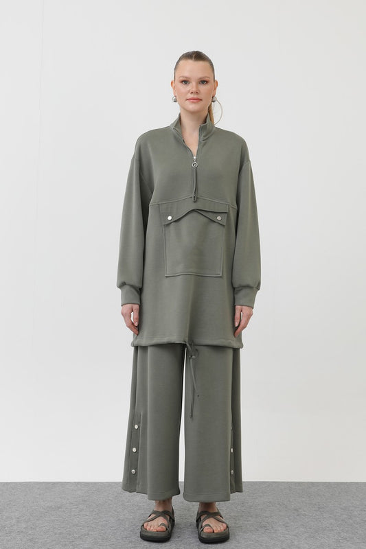 بدلة بسحاب مع تفاصيل جيب