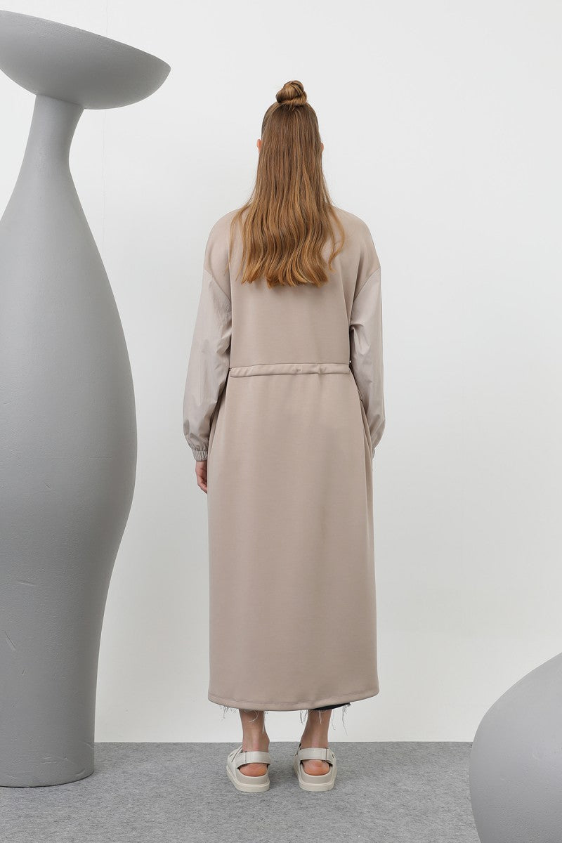 فستان مطوي الخصر بسحاب أمامي وشريط مفصل