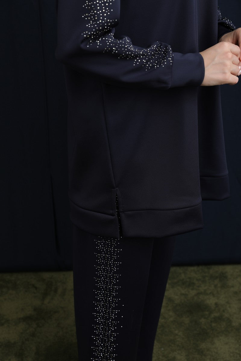 Kolları ve Pantolon Yanları Taş Detaylı Basic Takım