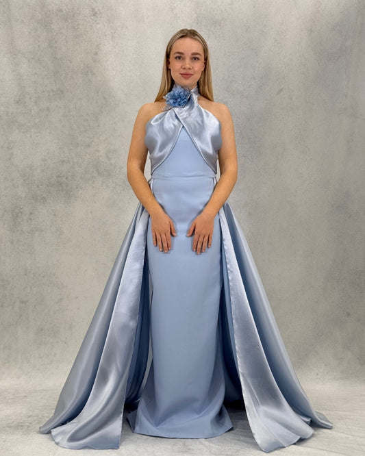 Çiçek Aksesuarlı Yaka Detaylı Saten Abiye Elbise