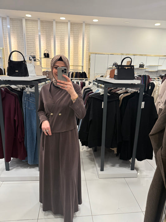 طقم فستان جاكيت بتفاصيل ربطة عنق