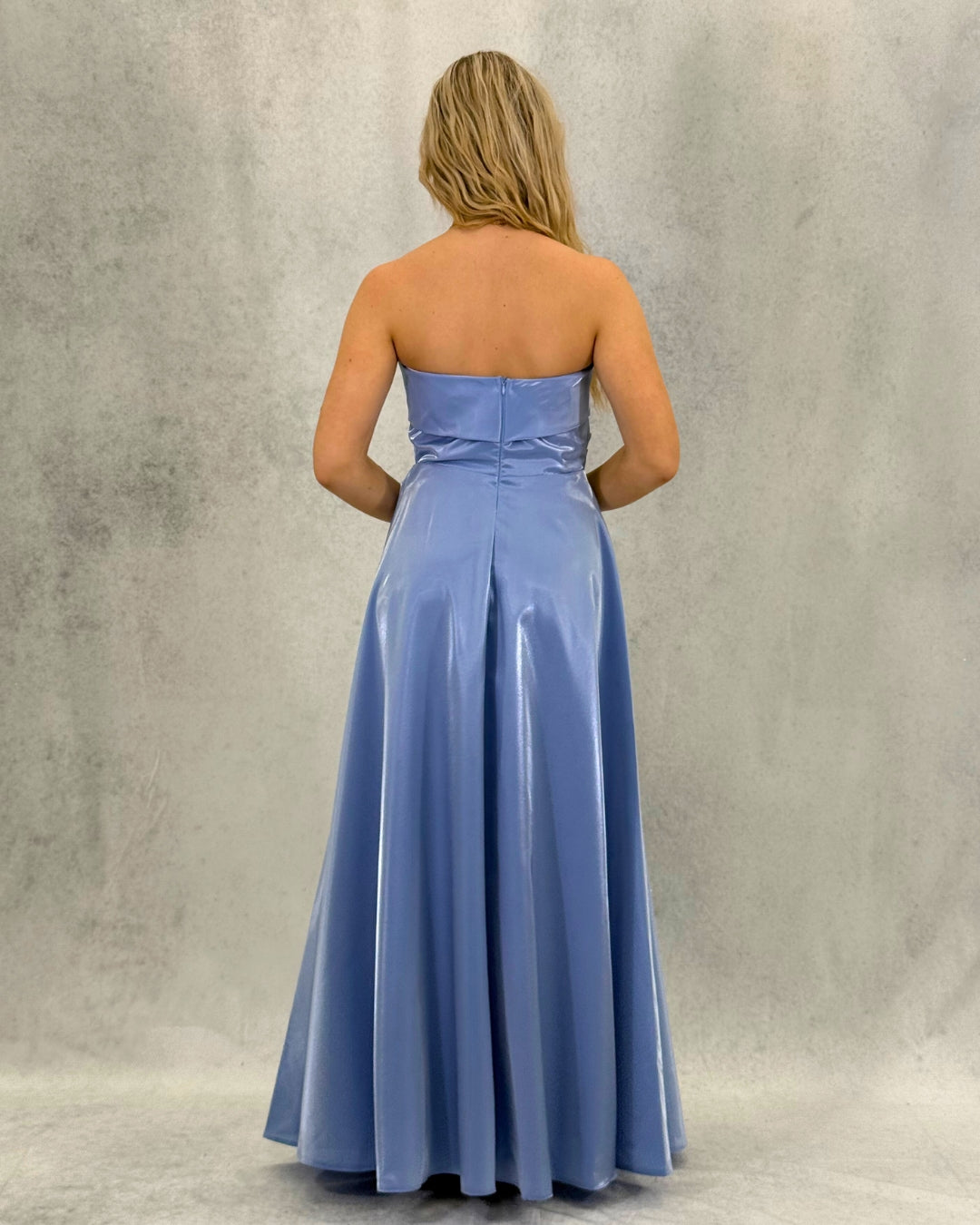 Trägerloses funkelndes Abendkleid