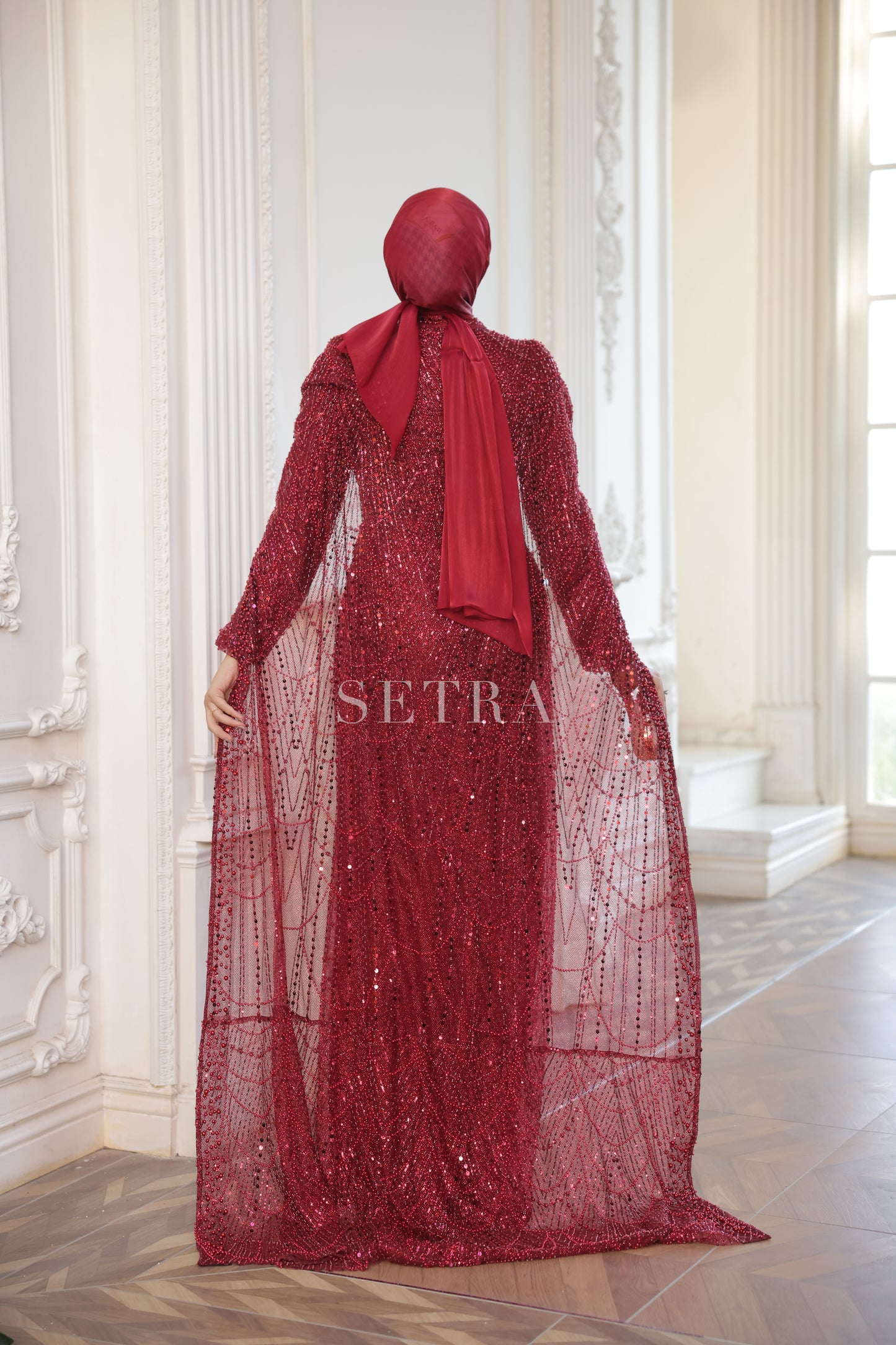 Özel Tasarım Pelerinli Abiye – Koyu Kırmızı