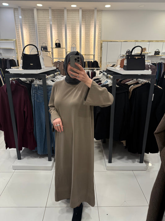 فستان محبوك طوال اليوم