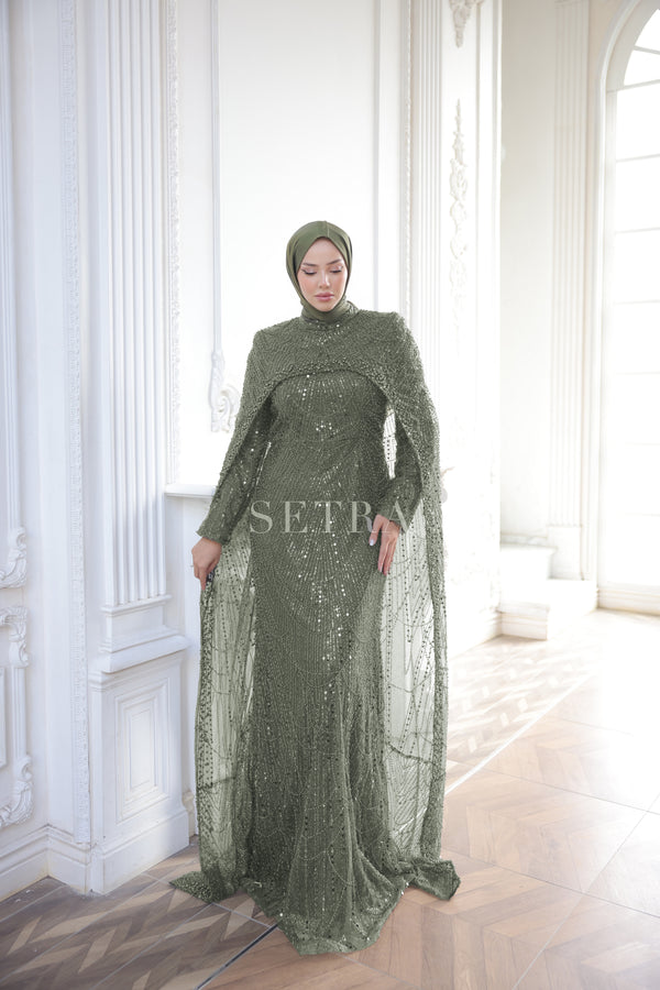 Sonderanfertigung Abendkleid mit Umhang – Helles Khaki