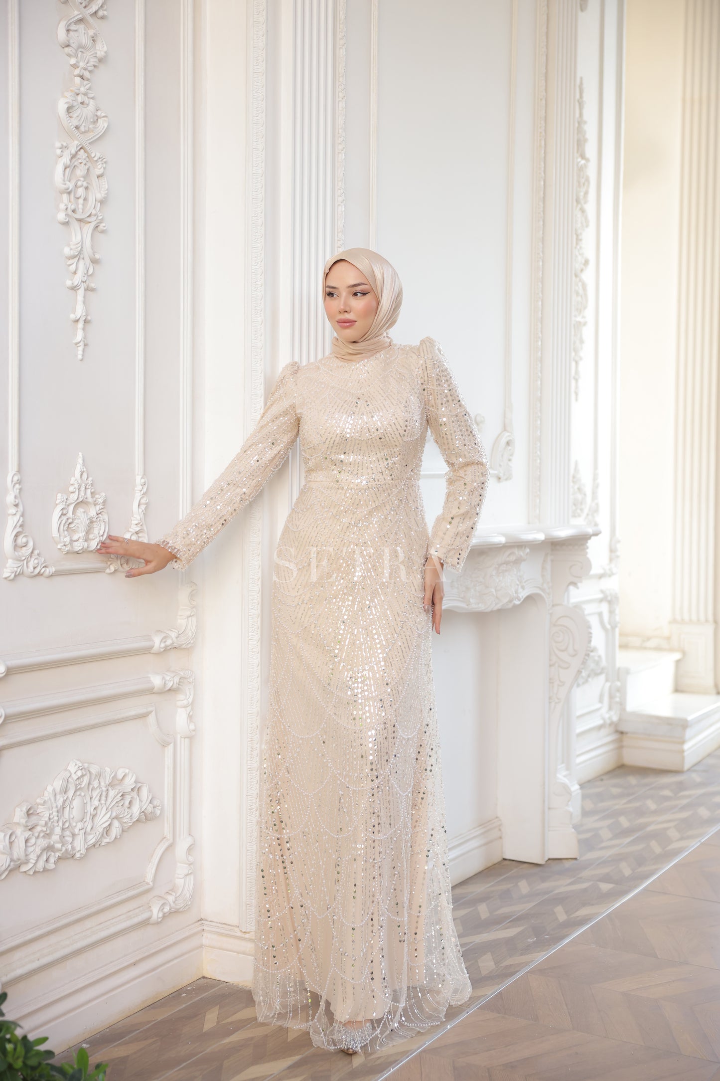 Özel Tasarım Pelerinli Abiye – A.Bej