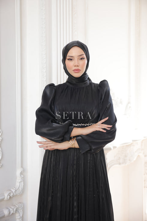 Taş Detaylı Pileli Tesettür Abiye Elbise