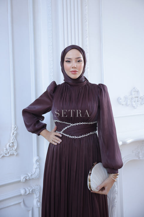 Taş Detaylı Pileli Tesettür Abiye Elbise