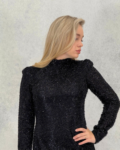 Glitzerndes, steinfarbenes, langes Abendkleid