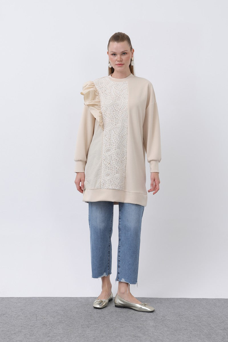 Kadın Omzu Fırfır Detaylı Dantel Garnili Tunik