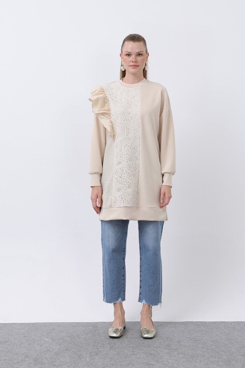 Kadın Omzu Fırfır Detaylı Dantel Garnili Tunik