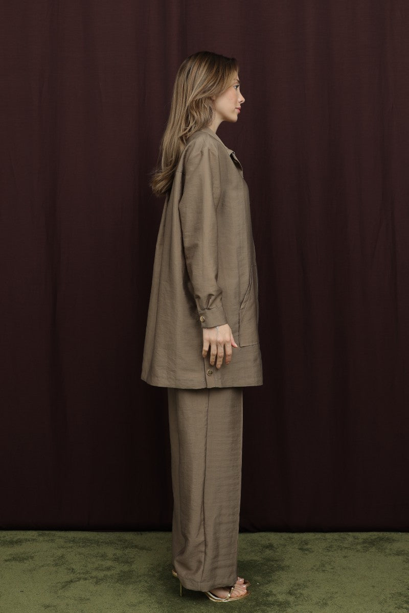 Düğme Detaylı Takım