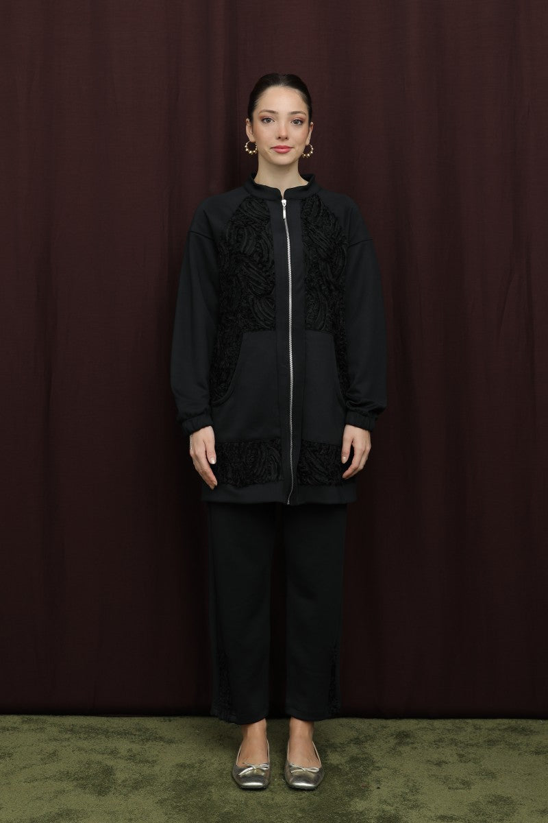 Dantel Detaylı Hakim Yakalı Fermuarlı Takım