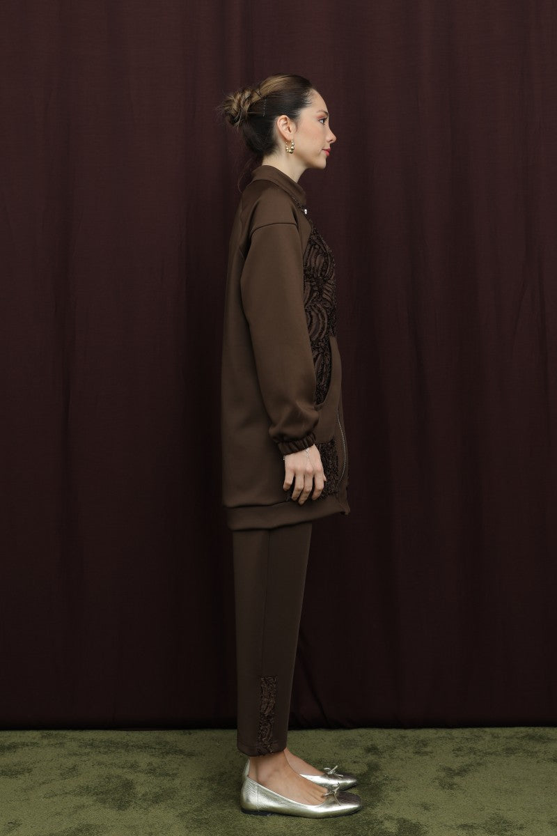 Dantel Detaylı Hakim Yakalı Fermuarlı Takım