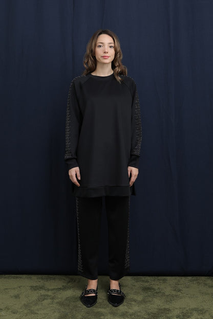 Kolları ve Pantolon Yanları Taş Detaylı Basic Takım