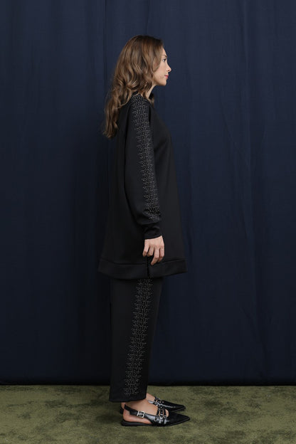 Kolları ve Pantolon Yanları Taş Detaylı Basic Takım