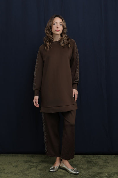 Kolları ve Pantolon Yanları Taş Detaylı Basic Takım