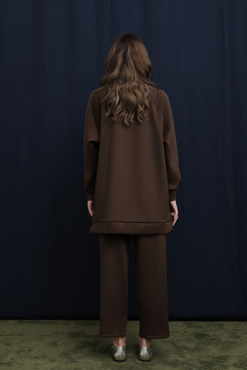 Kolları ve Pantolon Yanları Taş Detaylı Basic Takım