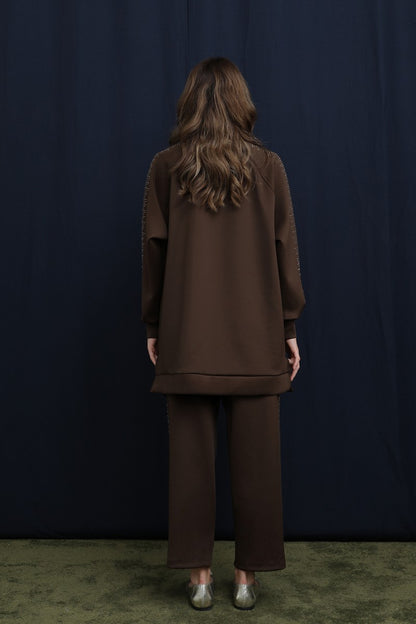 Kolları ve Pantolon Yanları Taş Detaylı Basic Takım