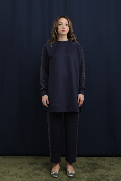 Kolları ve Pantolon Yanları Taş Detaylı Basic Takım