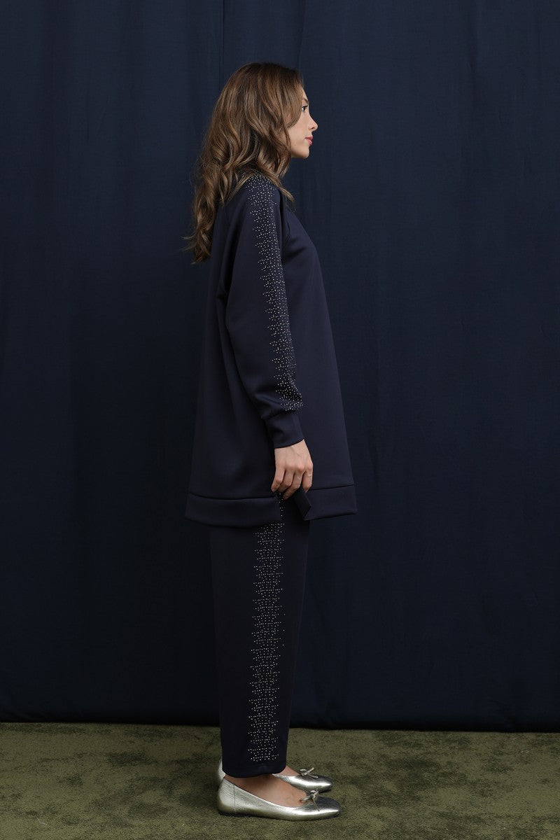 Kolları ve Pantolon Yanları Taş Detaylı Basic Takım