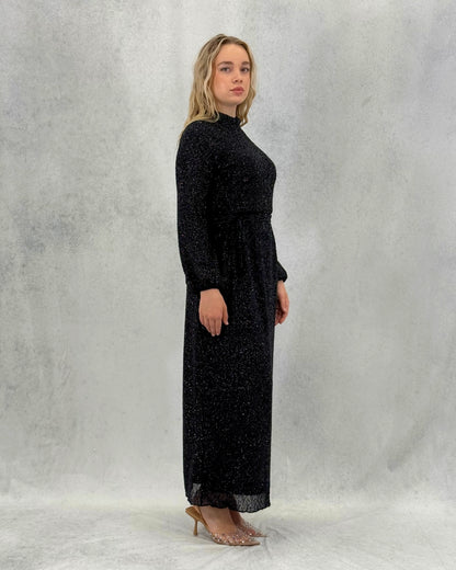 Glitzerndes strukturiertes Abendkleid mit Gürtel