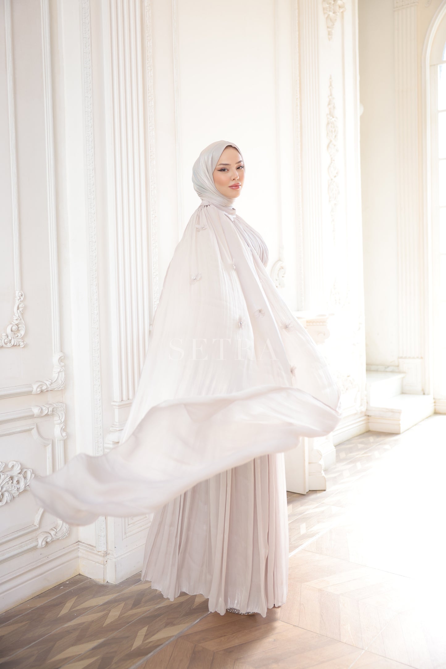 Çiçekli Pelerin Detaylı Şık Abiye Elbise