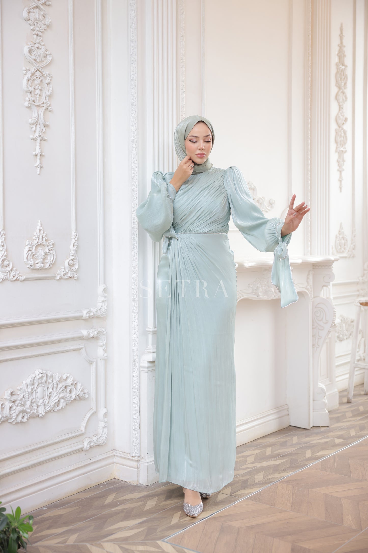 Zarif Taş Detaylı Tesettür Abiye Elbise