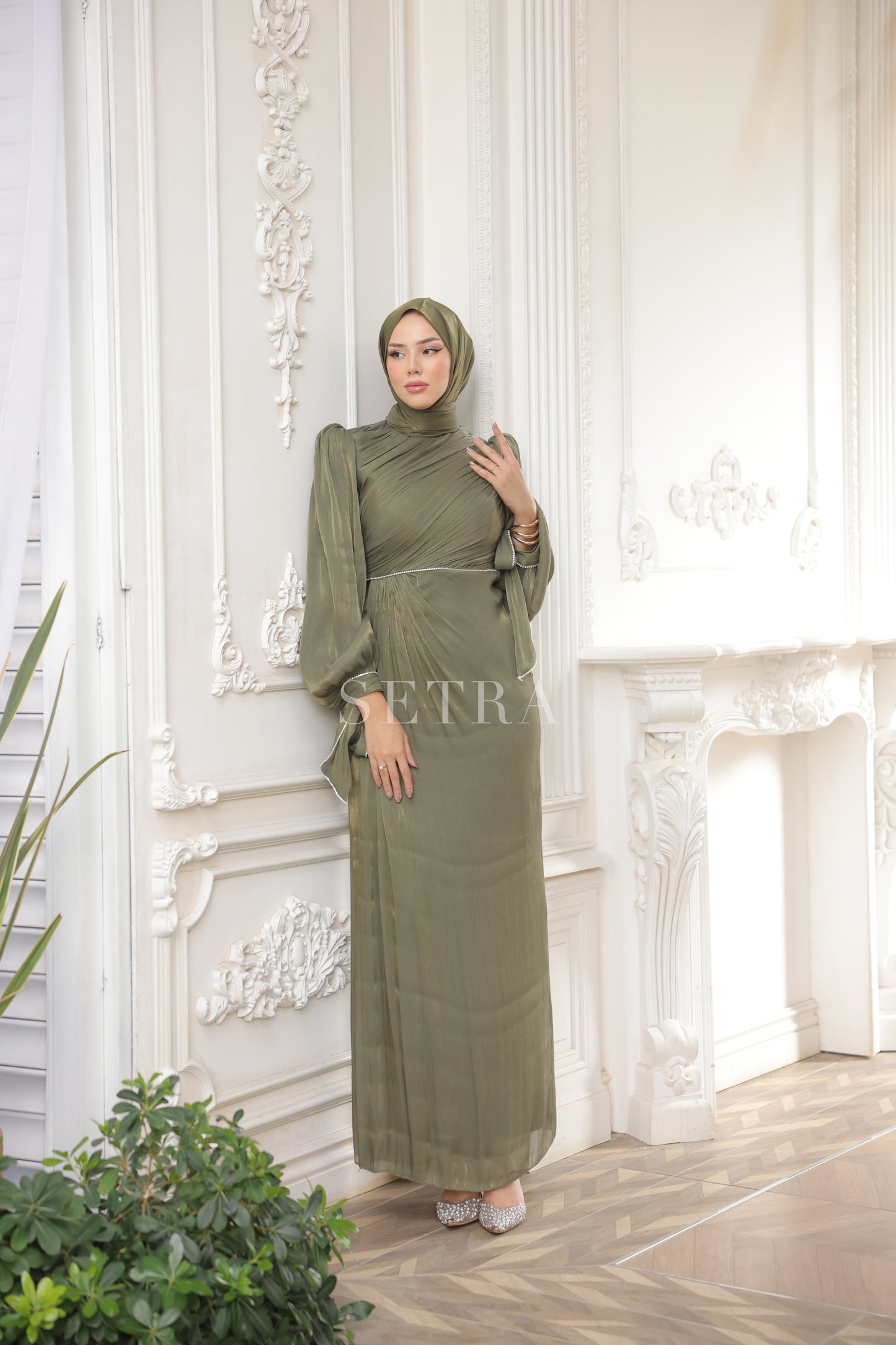 Zarif Taş Detaylı Tesettür Abiye Elbise