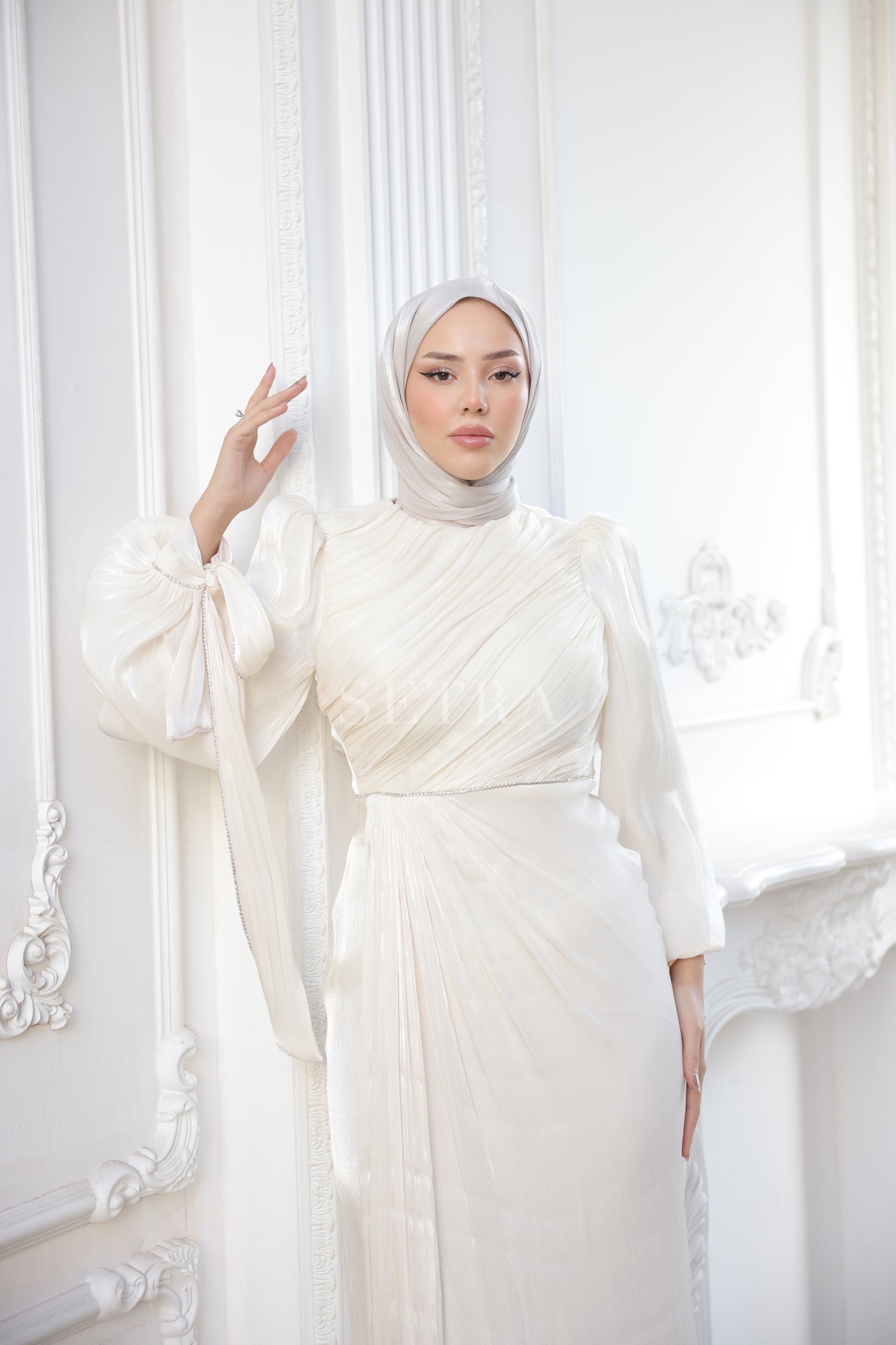 Zarif Taş Detaylı Tesettür Abiye Elbise