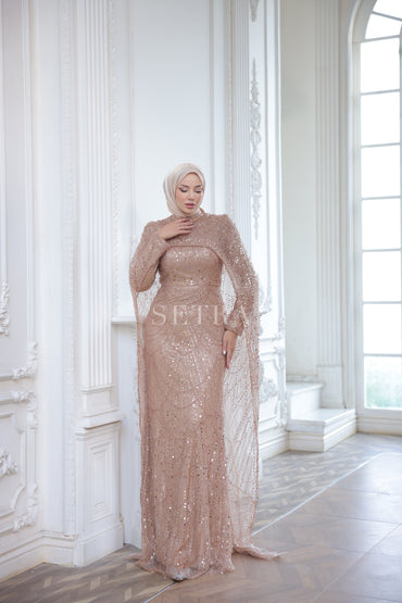 Özel Tasarım Pelerinli Abiye – Pudra