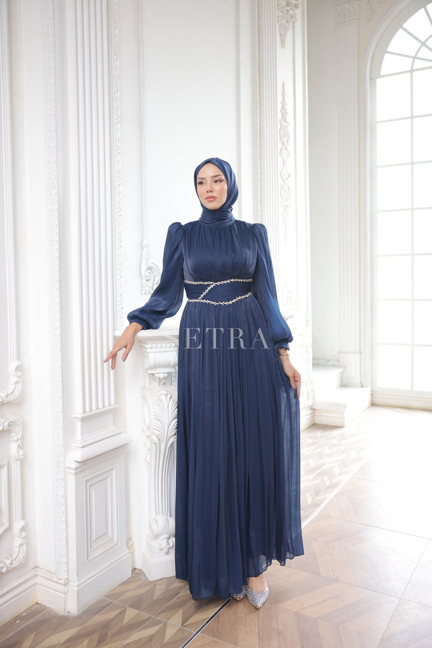 Taş Detaylı Pileli Tesettür Abiye Elbise