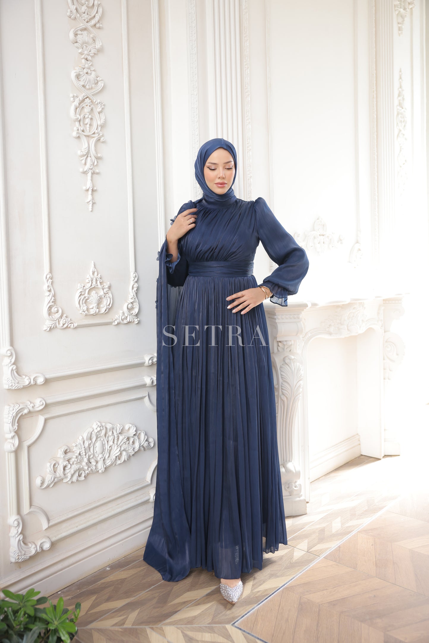 Çiçekli Pelerin Detaylı Şık Abiye Elbise