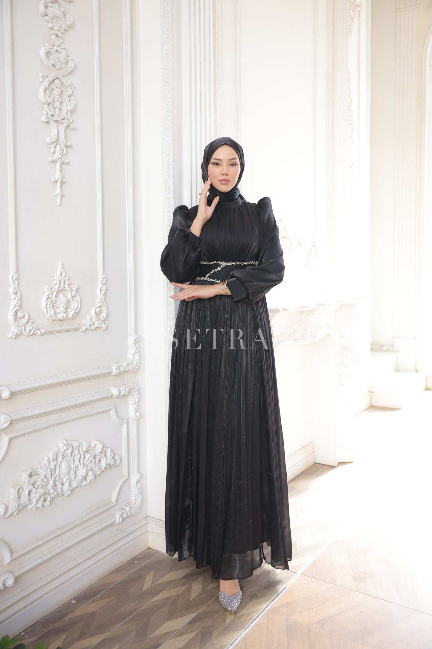 Taş Detaylı Pileli Tesettür Abiye Elbise