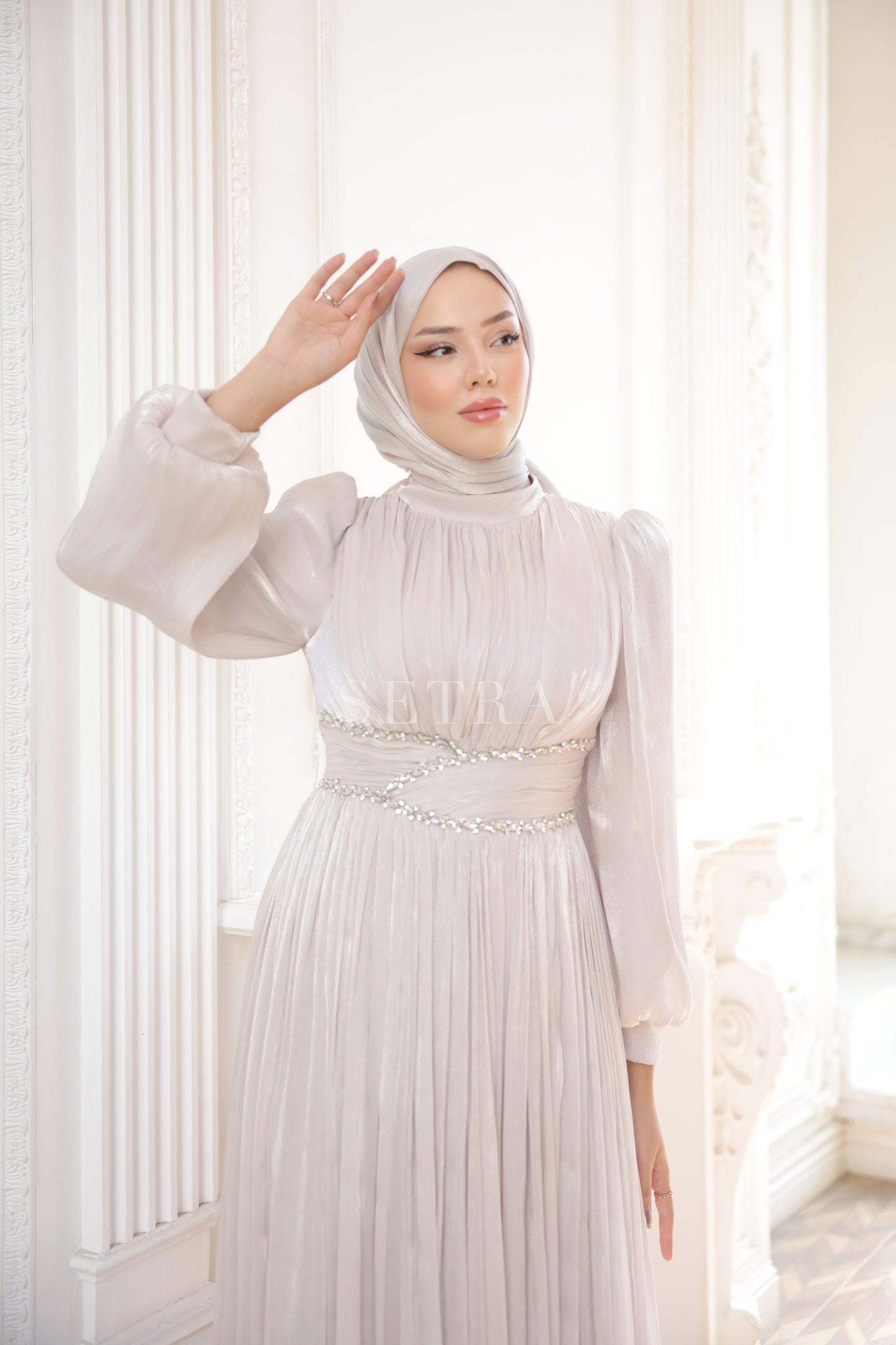 Taş Detaylı Pileli Tesettür Abiye Elbise