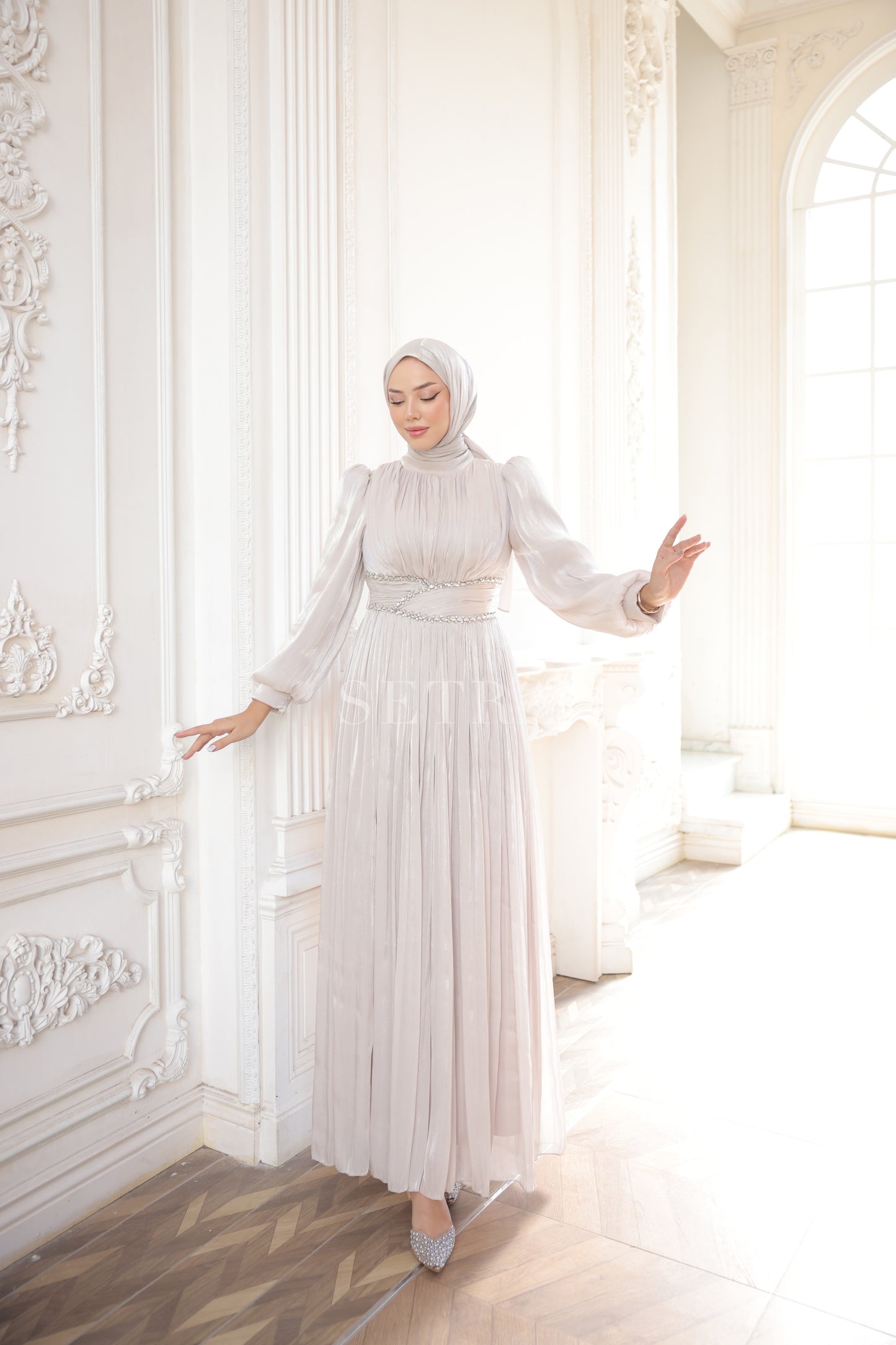 Taş Detaylı Pileli Tesettür Abiye Elbise